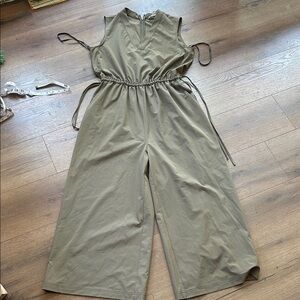 Calvin Klein Khaki Sleeveless Jumpsuit ! Size 8